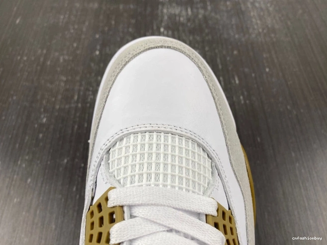 DR5415-120 Retro Jordan 4 SB 0915